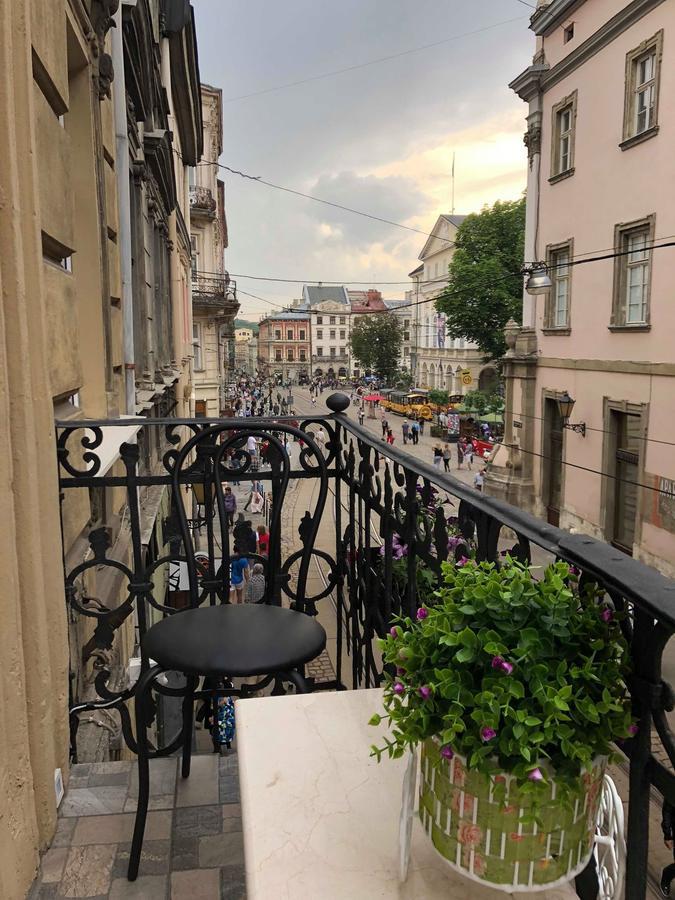 Lux Apartment Ruska Lviv Ngoại thất bức ảnh